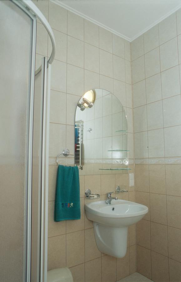 Park Hotel Kiev Bagian luar foto