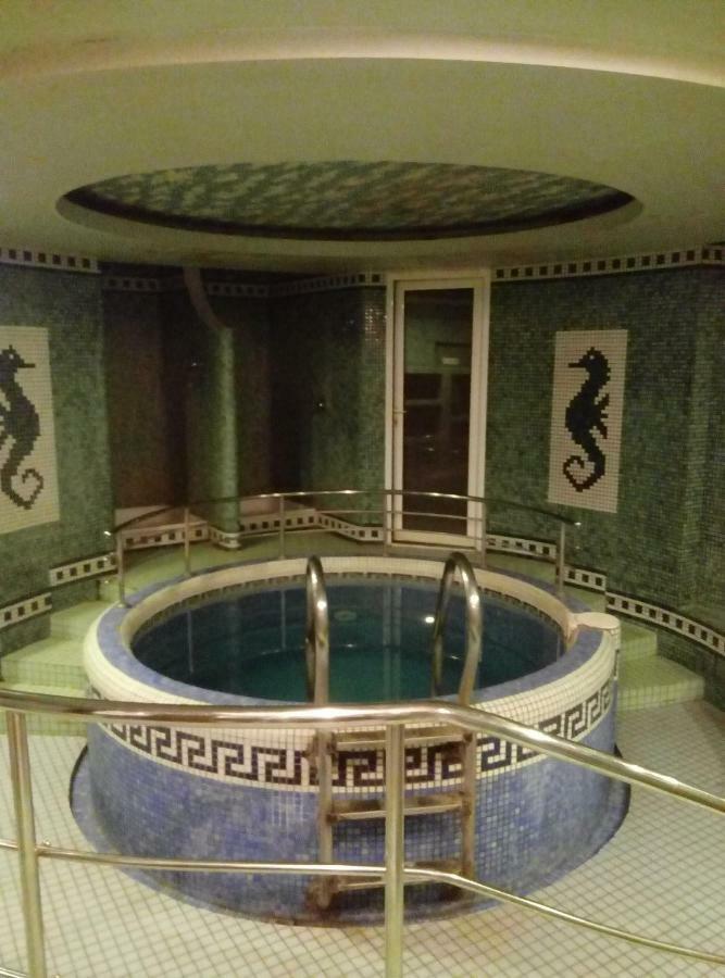 Park Hotel Kiev Bagian luar foto