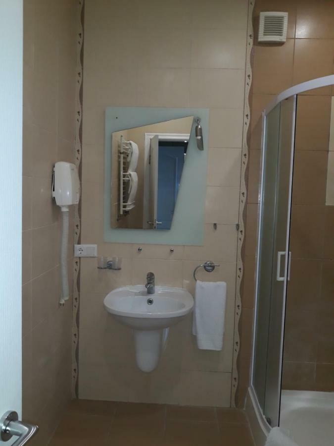 Park Hotel Kiev Bagian luar foto